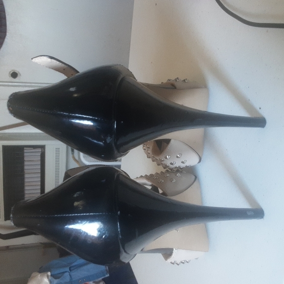 Rock & Republic Studded Spike Platform Pump Stiletto Peep Toe Strap Heels Sz 10M - Picture 3 of 10